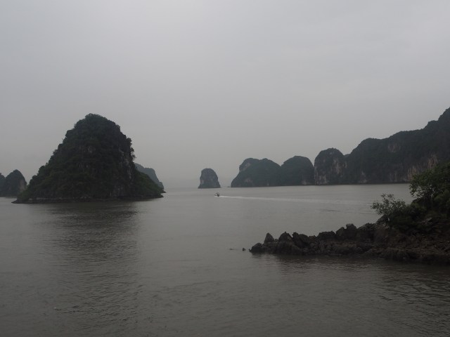 Trip back to port. Perla Dawn Sails, Lan Ha Bay