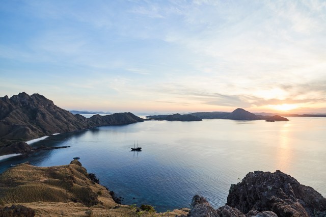 Pulaul Padar sunset (Image courtesy of Amanwana)