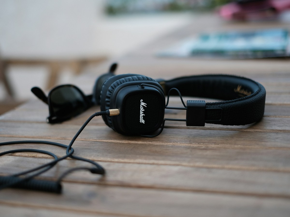 Travel // Read, Relax, Repeat: 11 Books Made for Holiday Mode&nbsp;{2025}